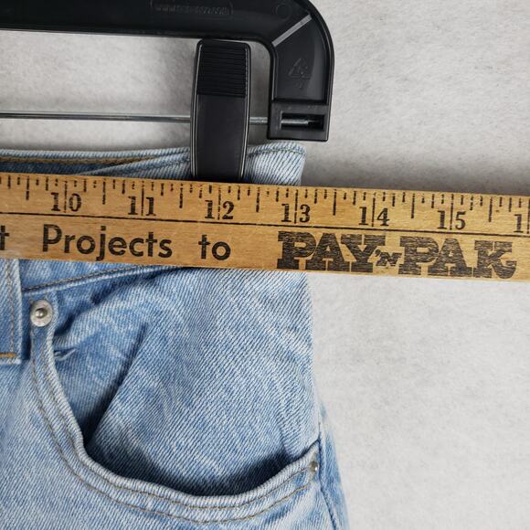 Levi's Women's 25x29 70's High Rise Slim Straight Leg Jeans Light Wash Denim - Picture 5 of 14